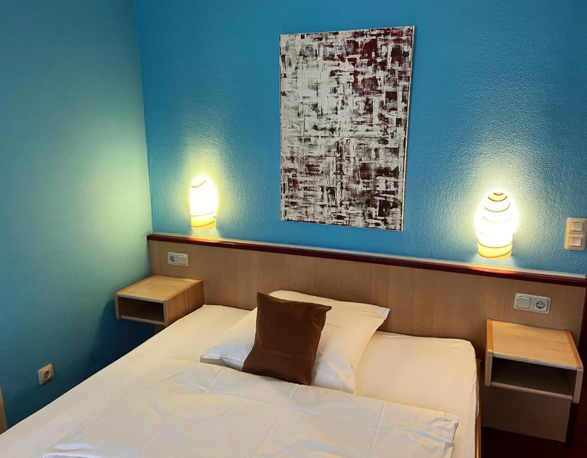 Hotel Stadt Hamburg Am Fluss Saarbrücken Exteriör bild