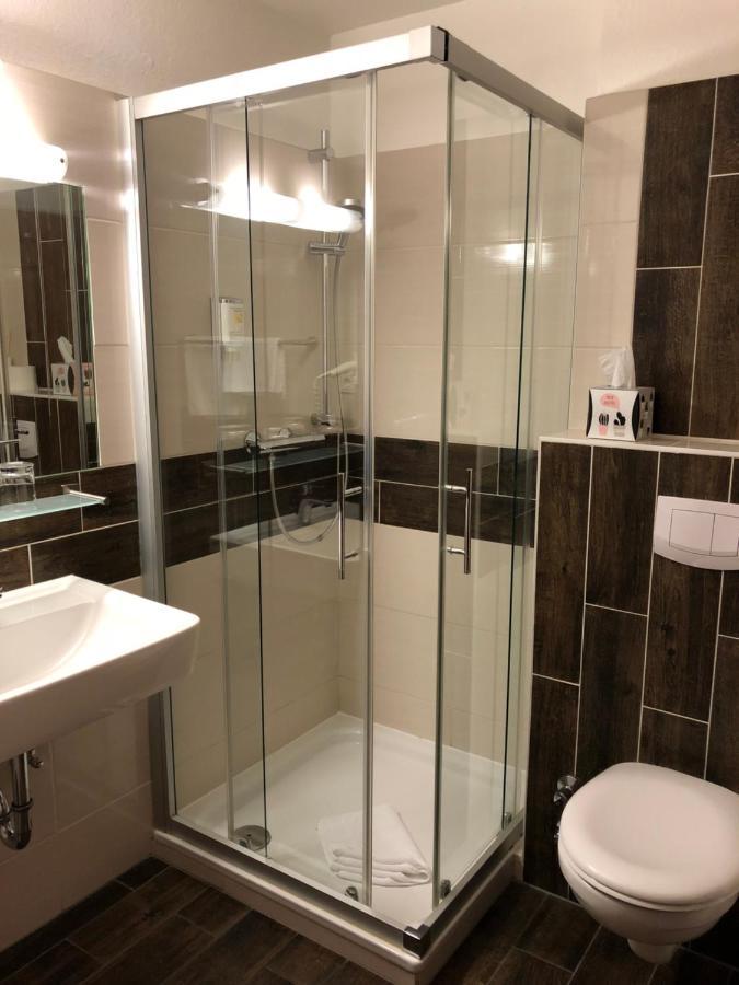 Hotel Stadt Hamburg Am Fluss Saarbrücken Exteriör bild